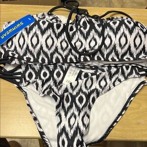YNS Generic Black and White Bikini with Geometric Pattern